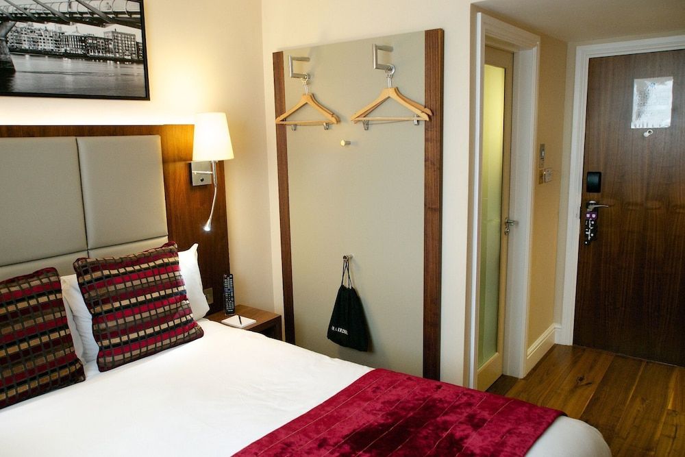 The Belgrave Small Double Room 9