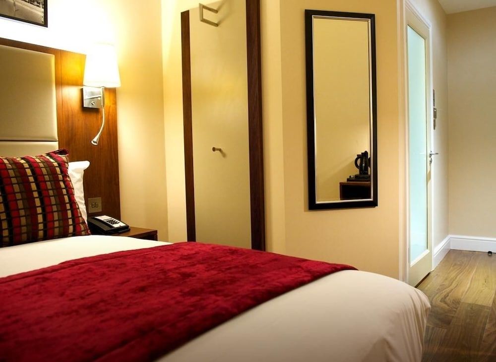 The Belgrave Small Double Room 4