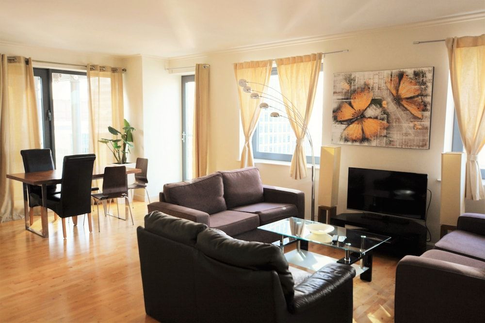 Zen Apartments - Canary Wharf Executive Apartment, 2 Bedrooms (Dock view )