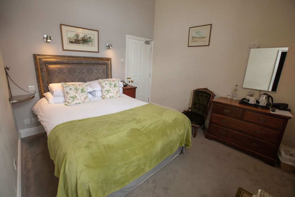 Grafton Manor Classic Double Room 3