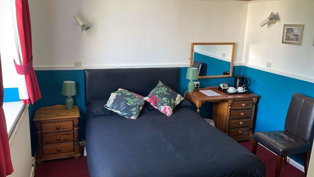 Barons Court Hotel Double Room 4