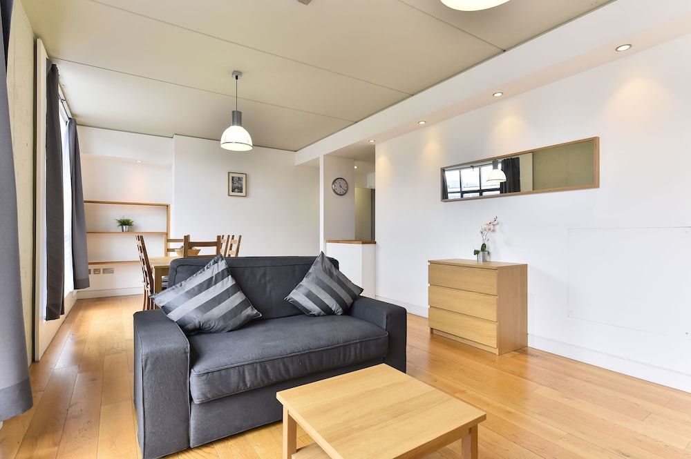 Shoreditch Apartments Deluxe Loft 4