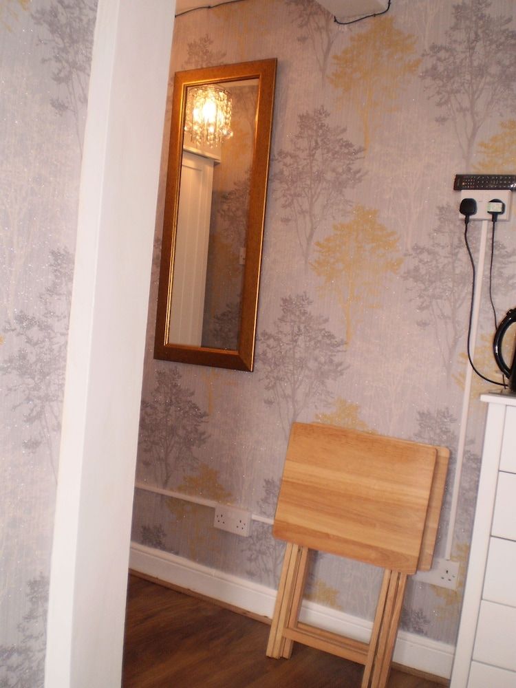 The Sportsmans Lodge Economy Triple Room, Ensuite, Courtyard View (Hartleyburn ) 10