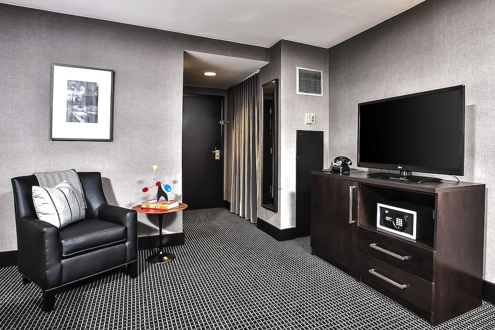 Lord Baltimore Hotel Superior Suite, 1 Bedroom 7