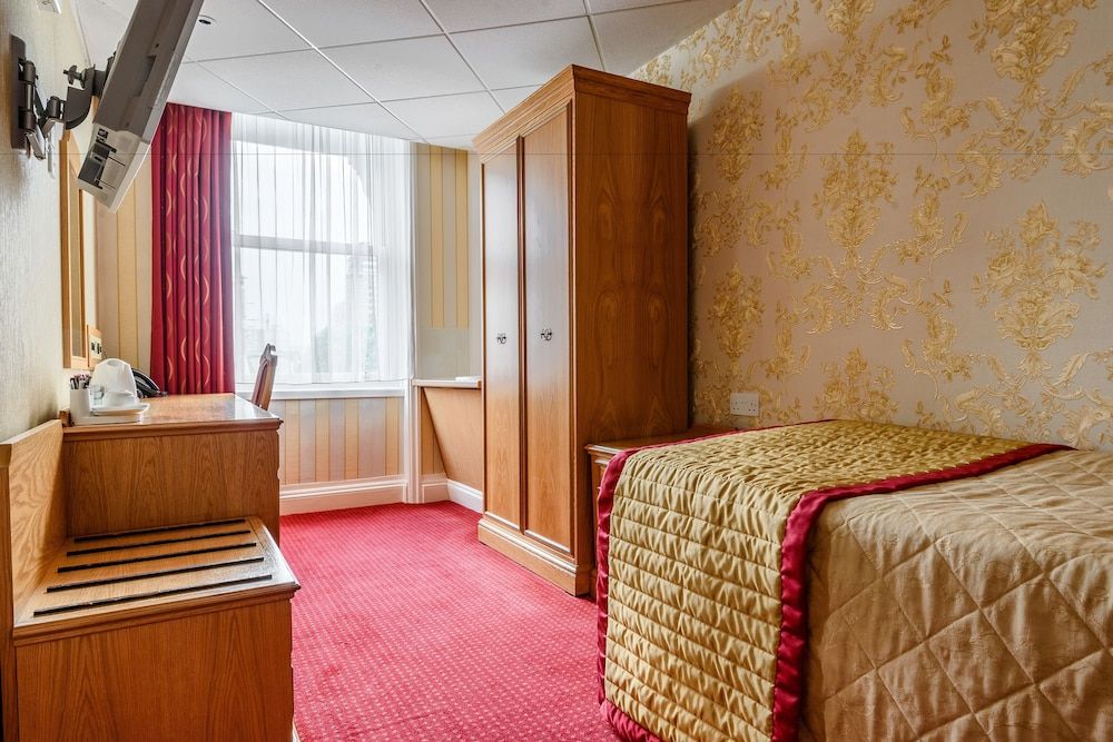 undefined Montana Hotel London