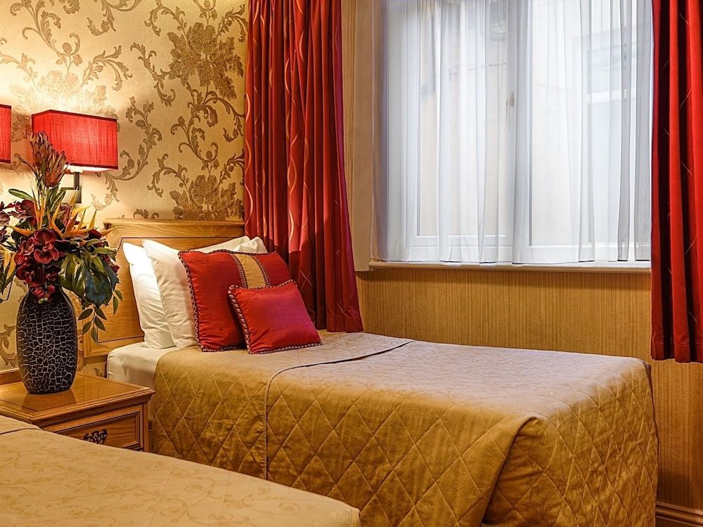 Montana Hotel London Classic Twin Room 2