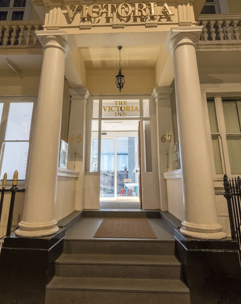 undefined Victoria Inn 8