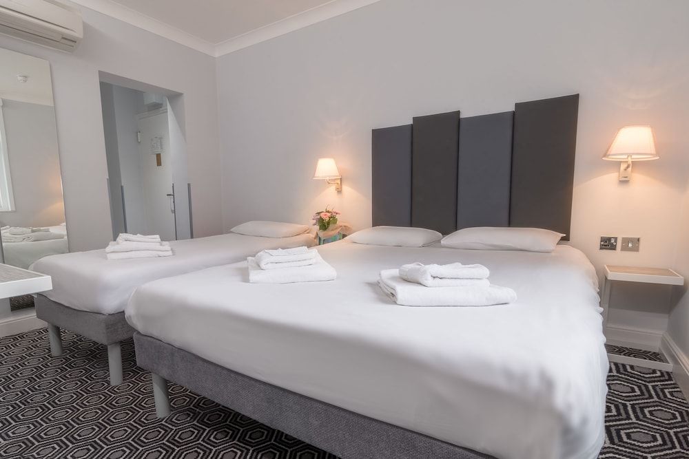 undefined Victoria Inn 4