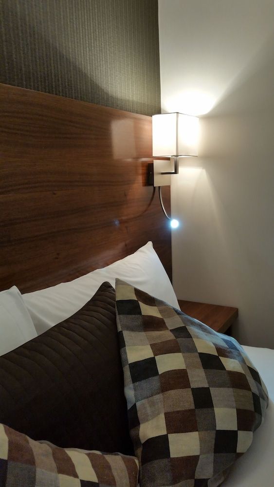 undefined Chester Hotel 9