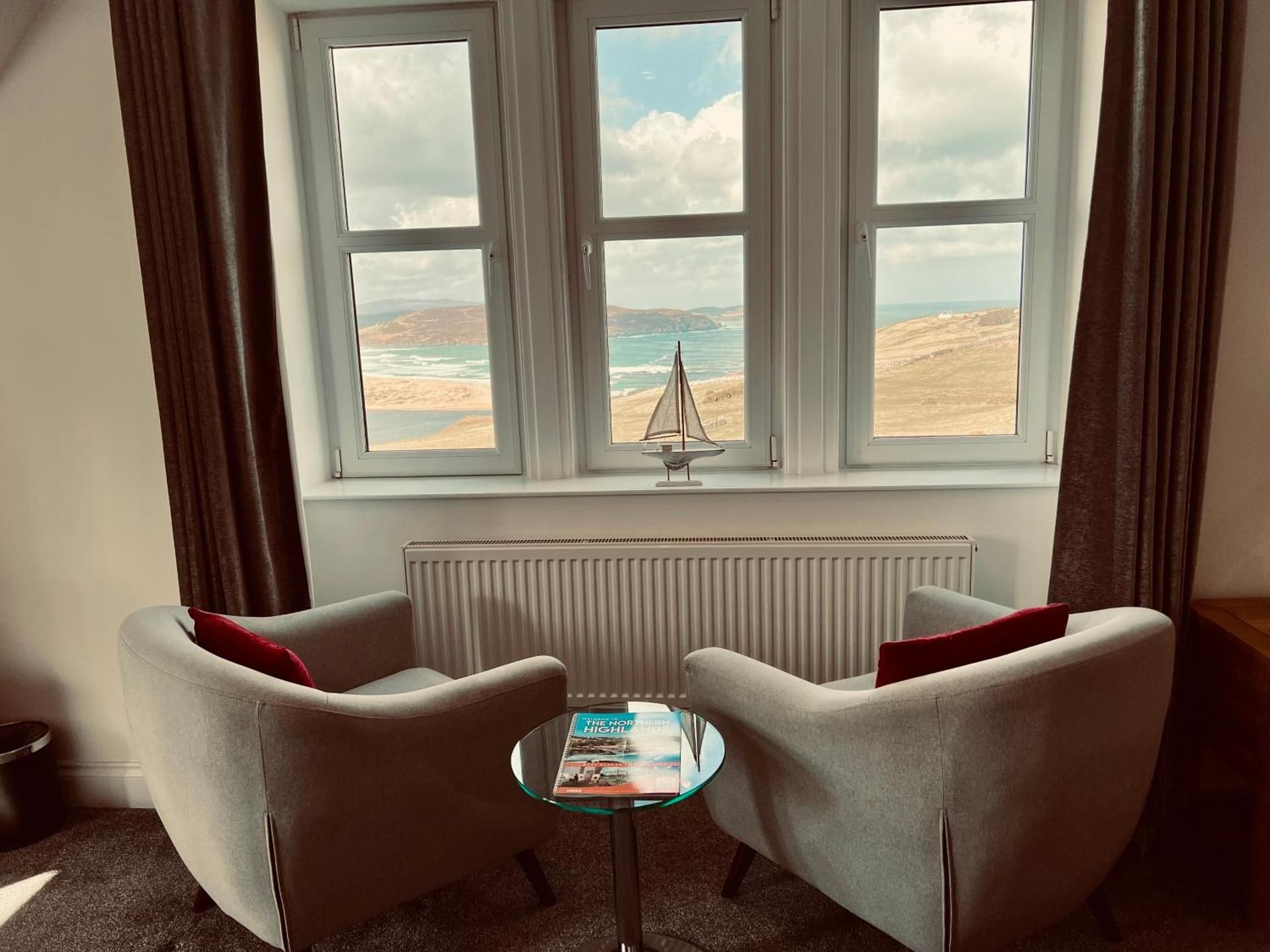 Bettyhill Hotel Family Room with Private Bathroom and Sea View 3