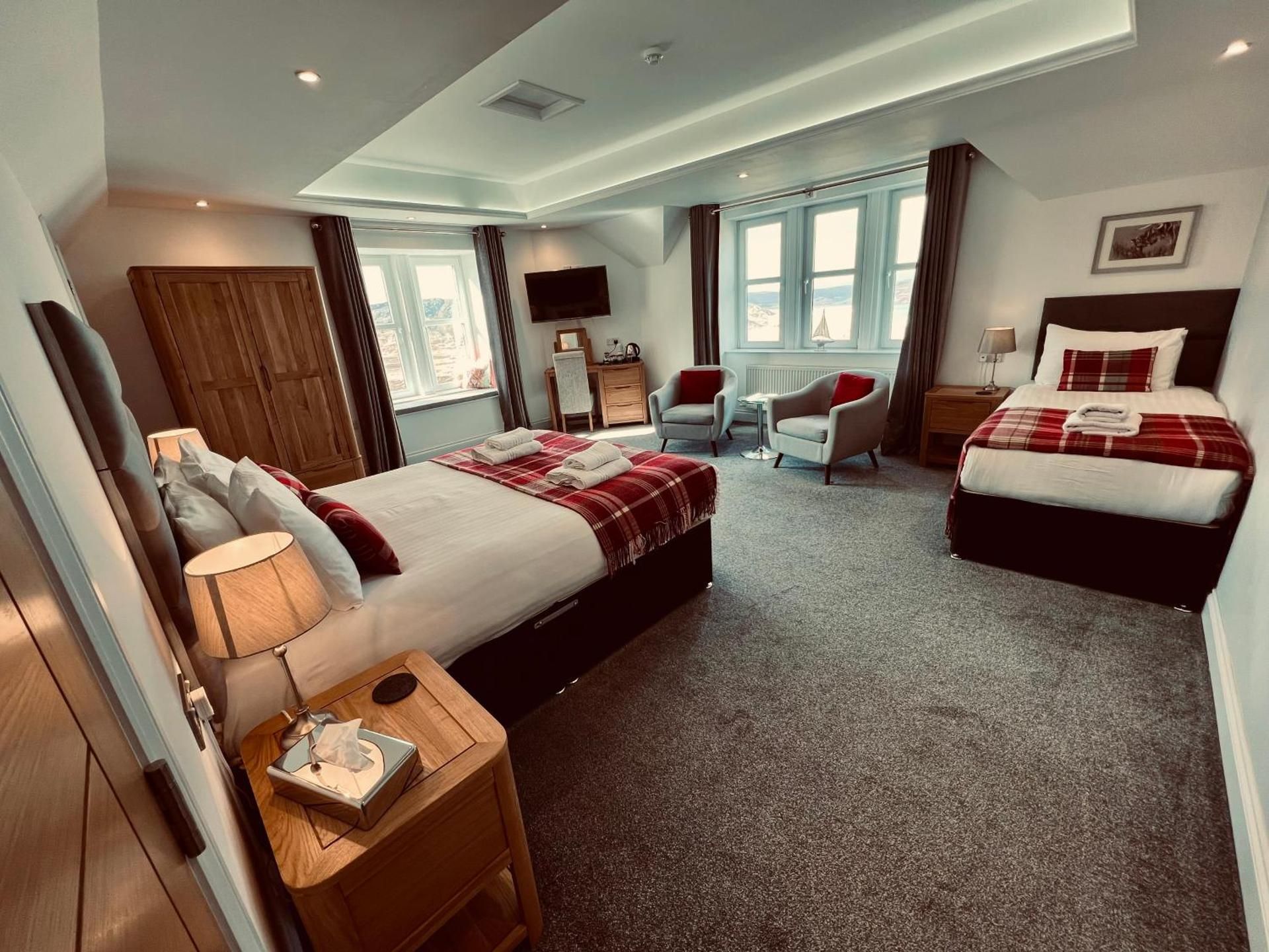 Bettyhill Hotel Family Room with Private Bathroom and Sea View