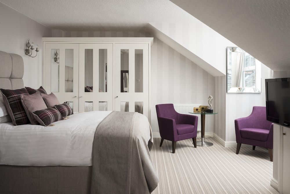 Windermere Hillthwaite Hotel Premier Room, 1 King Bed, Lake View 3