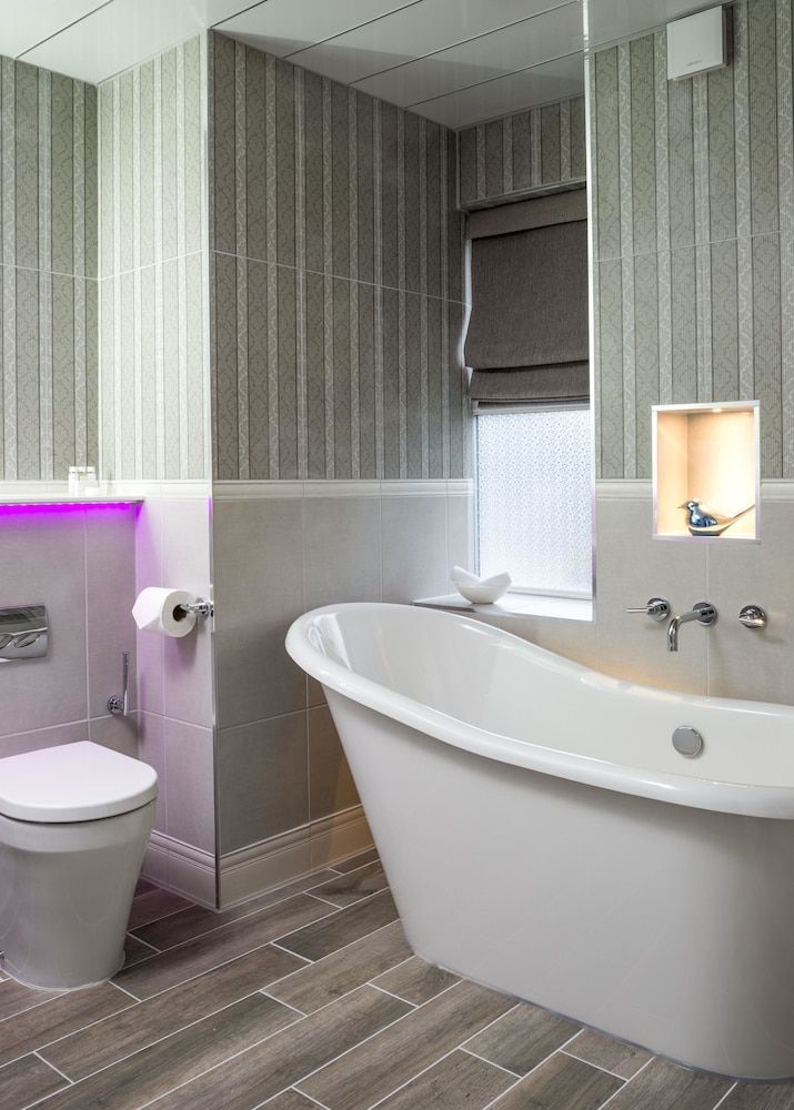 Windermere Hillthwaite Hotel Premier Room, 1 King Bed, Lake View 8