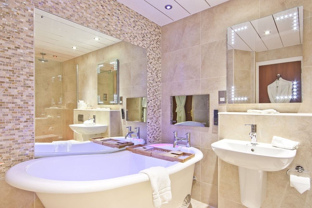 Windermere Hillthwaite Hotel Signature Double Room, 1 King Bed, Lake View, Lakeside 8