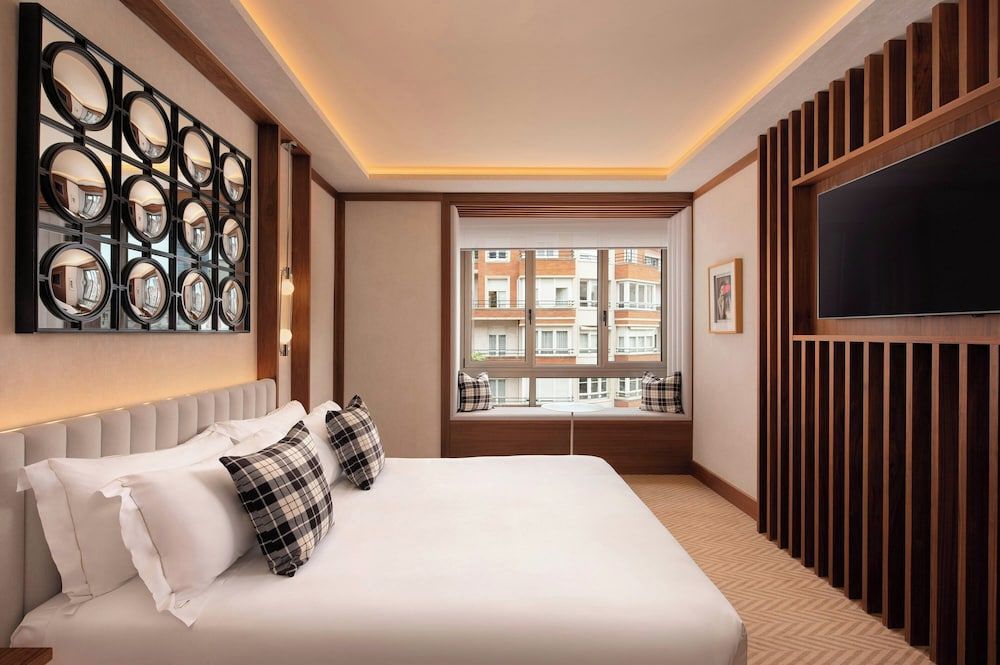 Superior Room, 1 King Bed, City View (Stylish)