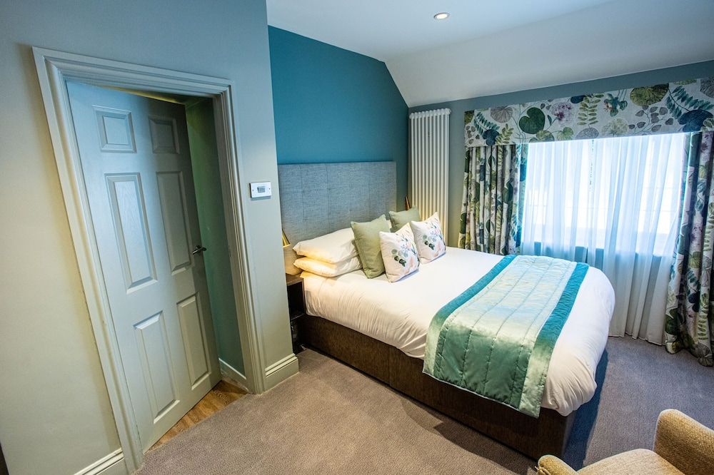 Hogarths Hotel Standard Double Room 3