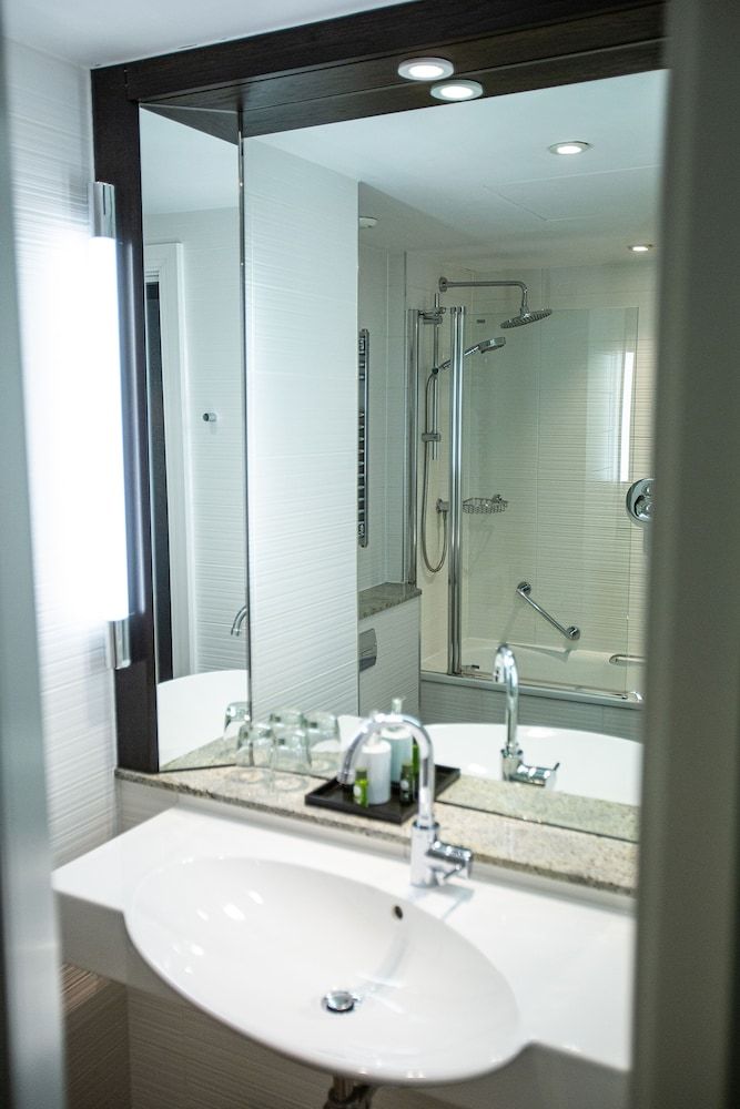 Hogarths Hotel Superior Double or Twin Room 7