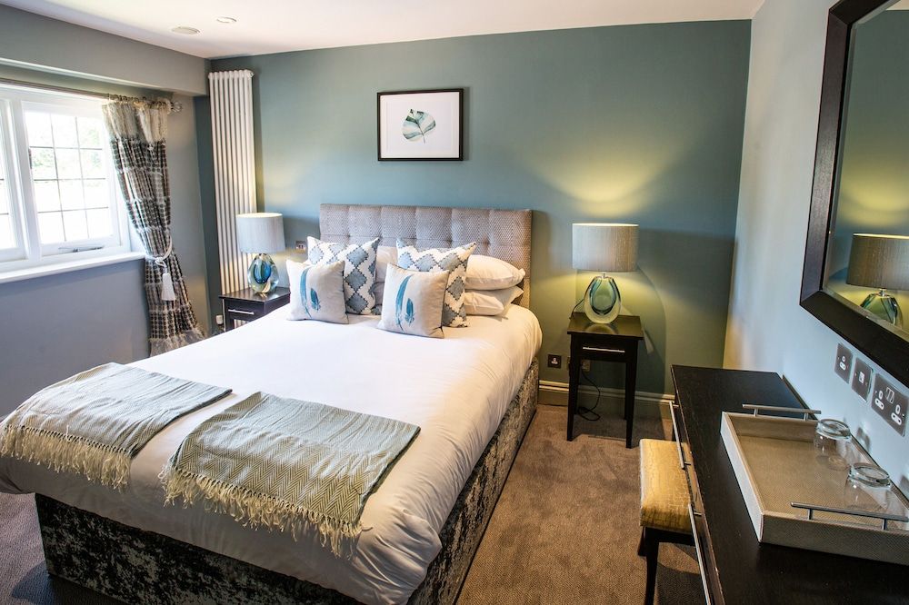 Hogarths Hotel Standard Double Room 7