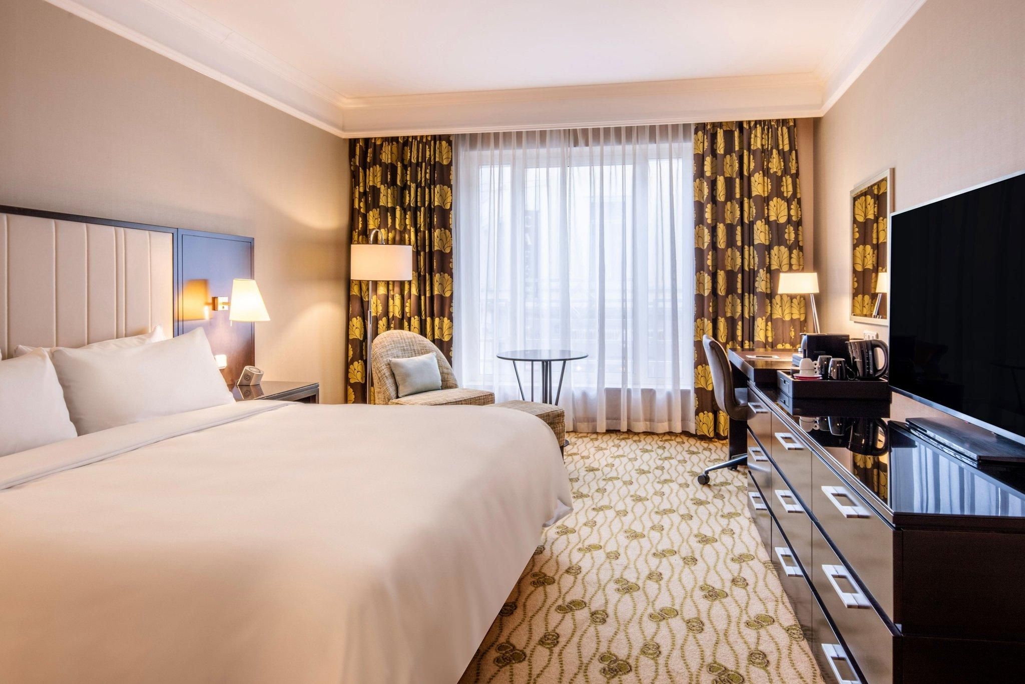 Club, Guest room, 1 Queen, Breakfast