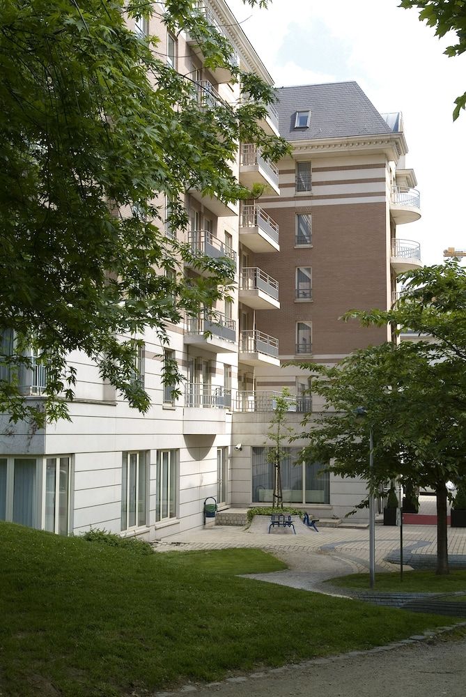 undefined Renaissance Brussels Hotel 7
