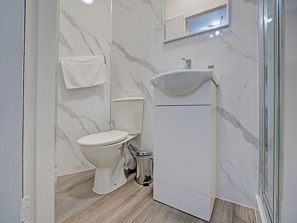 Weaste Hotel, West Manchester Standard Double Room, 1 Double Bed 6