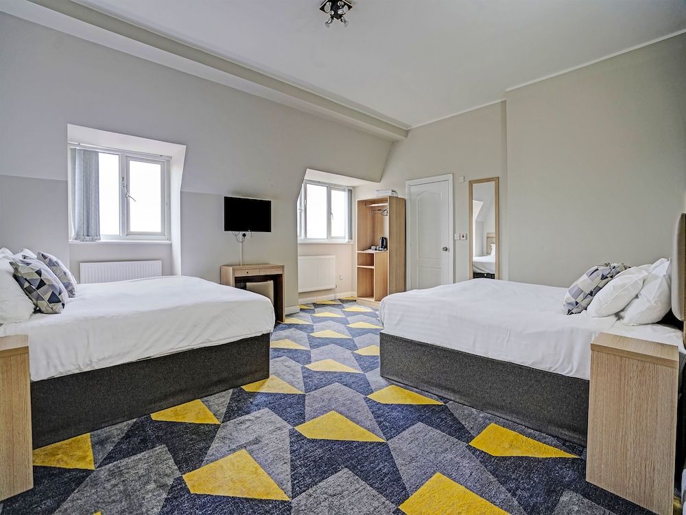 Weaste Hotel, West Manchester Standard Room, 2 Double Beds (Family) 2