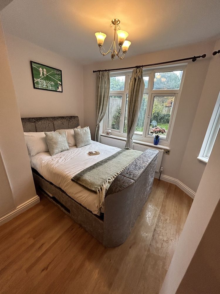 undefined Wimbledon Holiday Lets 3