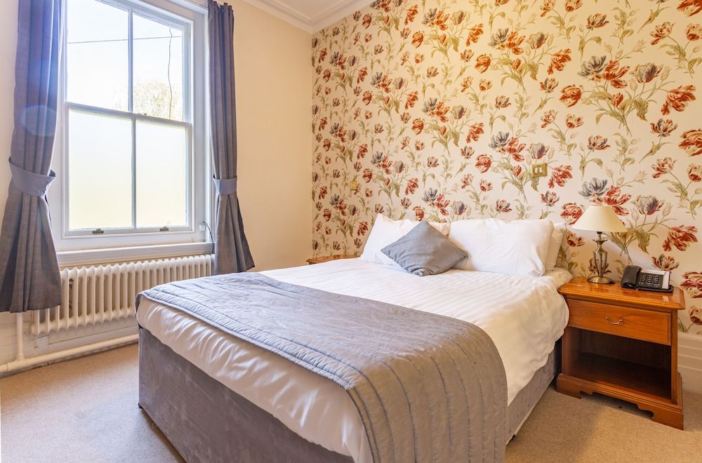 Woodland Manor Hotel Small Double Room 2