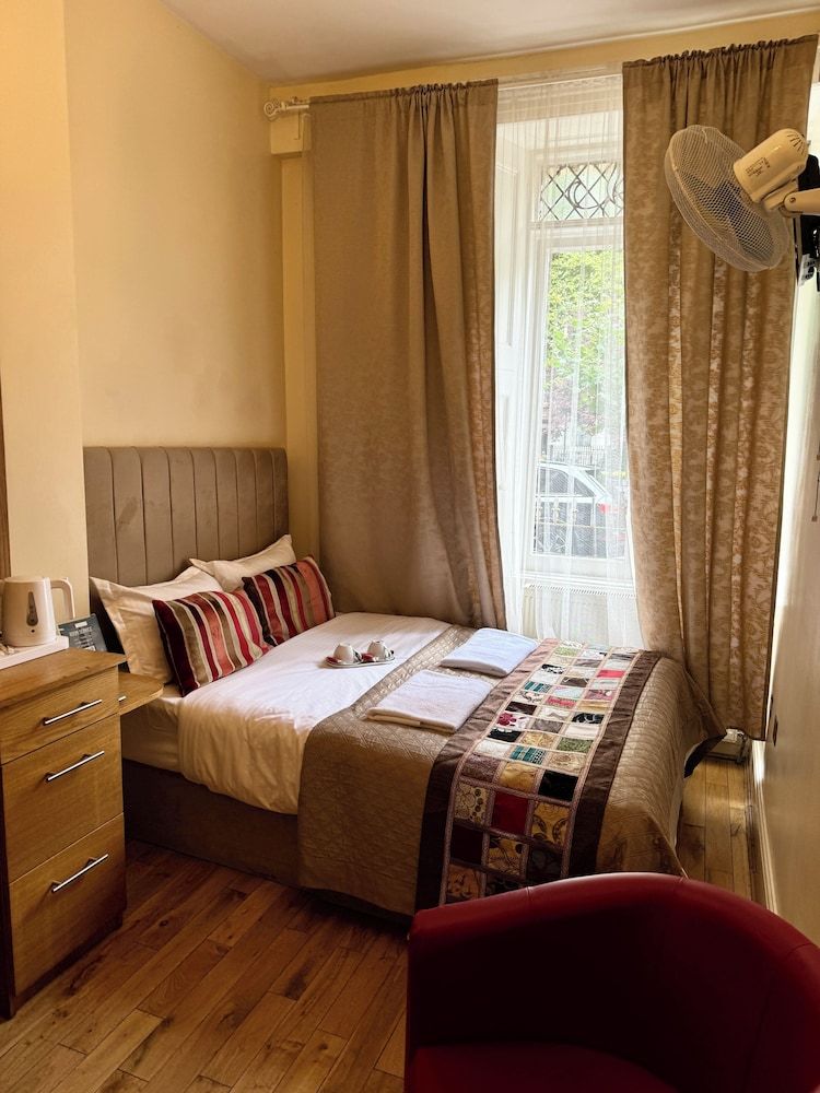 ABC Hyde Park Hotel Double Room 5