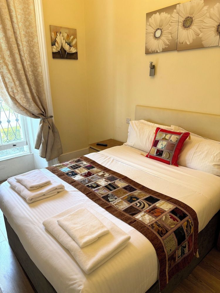 ABC Hyde Park Hotel Double Room 6