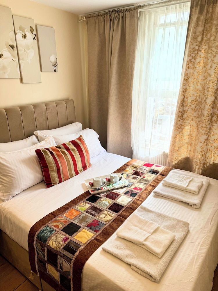 undefined ABC Hyde Park Hotel 6