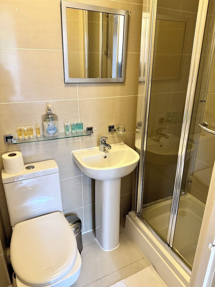 ABC Hyde Park Hotel Double Room 9