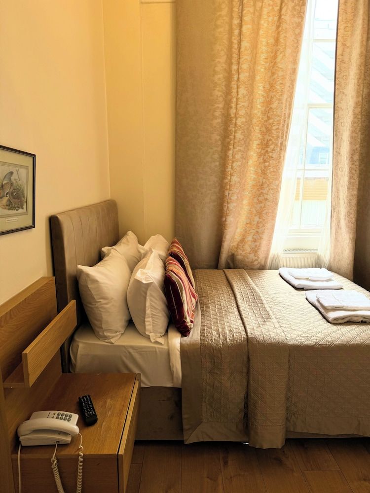 undefined ABC Hyde Park Hotel 4