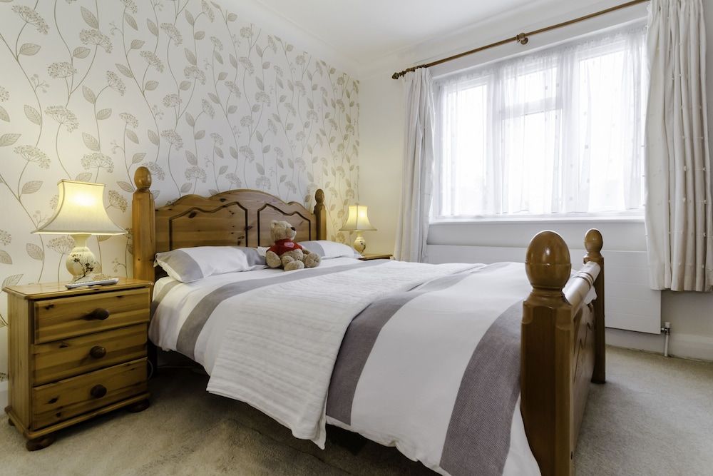 Double Room, Shared Bathroom, Garden View (Mustard)