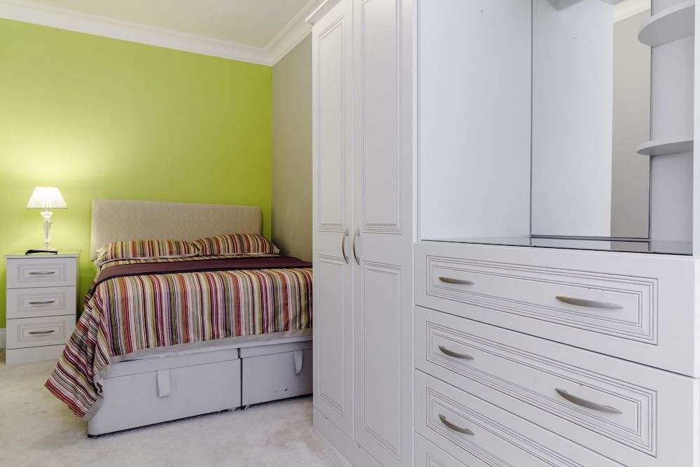 Brooklyn House Deluxe Double Room, Shared Bathroom (Apple Room)
