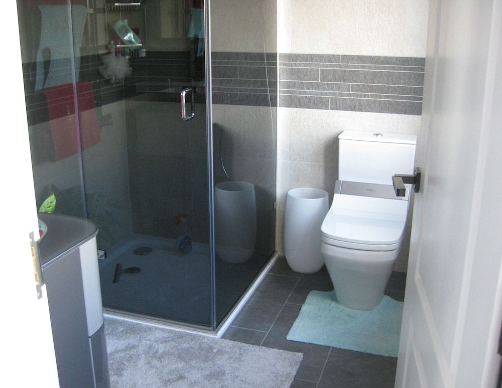 Luxury Suite, Ensuite, Garden View (Peacock)