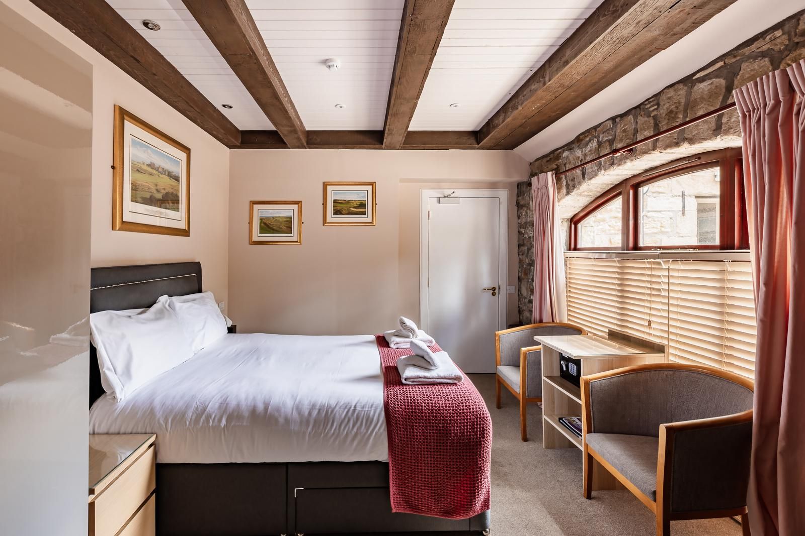Double room-Deluxe-Ensuite with Shower-Patio