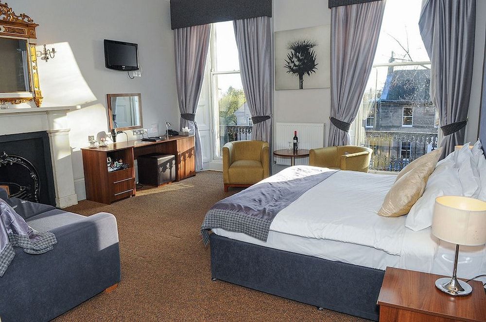 undefined The Salisbury Hotel 2