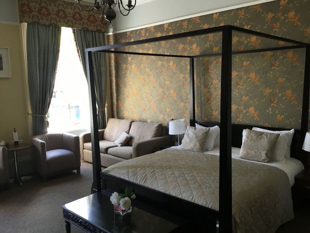 undefined The Salisbury Hotel 4