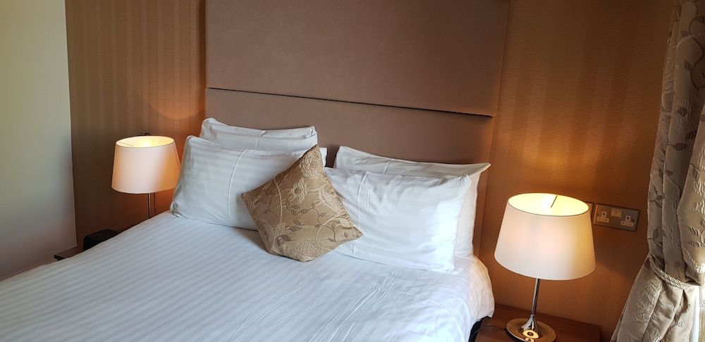 undefined The Salisbury Hotel 9