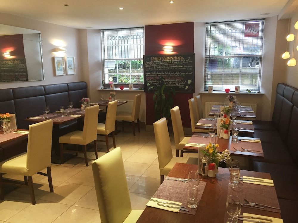 undefined The Salisbury Hotel 7