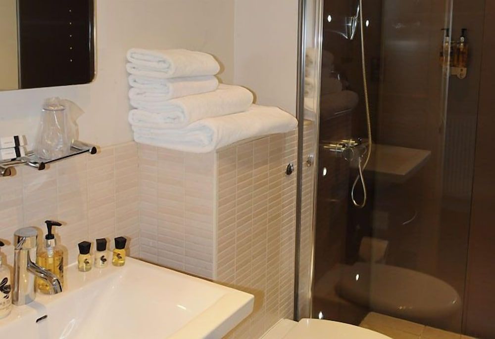 undefined The Salisbury Hotel 8