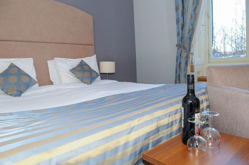 undefined The Salisbury Hotel 4