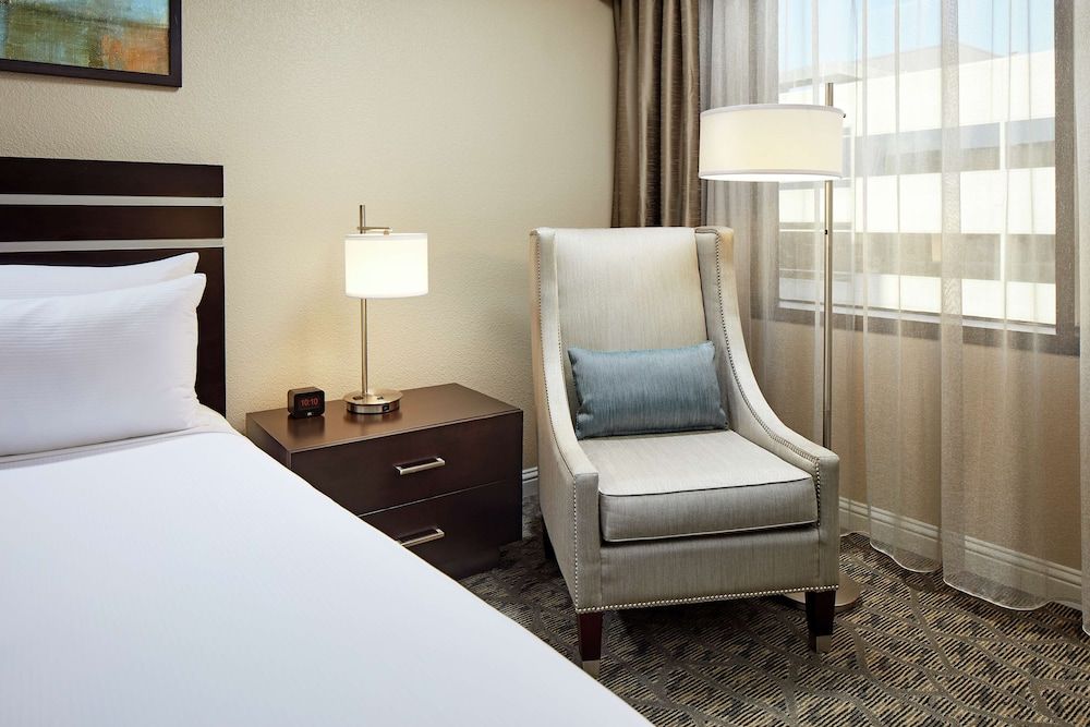 Hilton Houston Plaza/Medical Center Room, 1 King Bed, Non Smoking 5