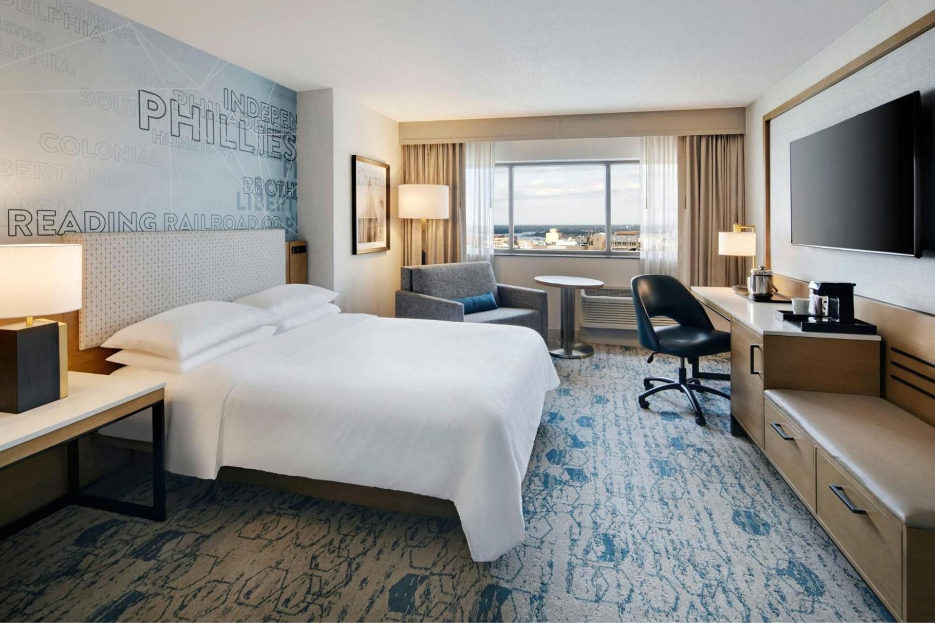 Queen Room with Roll-in Shower - Mobility and Hearing Accessible
