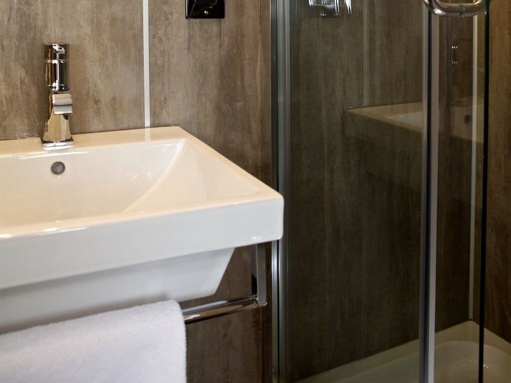 The Tower Gastro Pub & Apartments Standard Studio, Ensuite (Snowdrop) 4