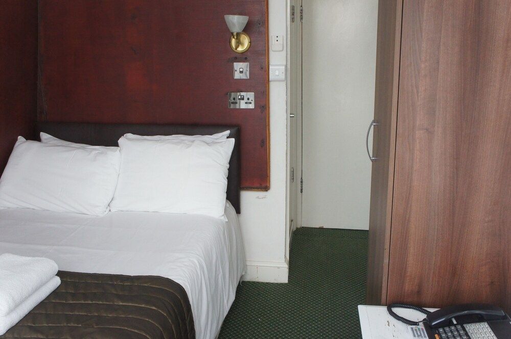 Plaza London Hotel Double Room, Ensuite 2