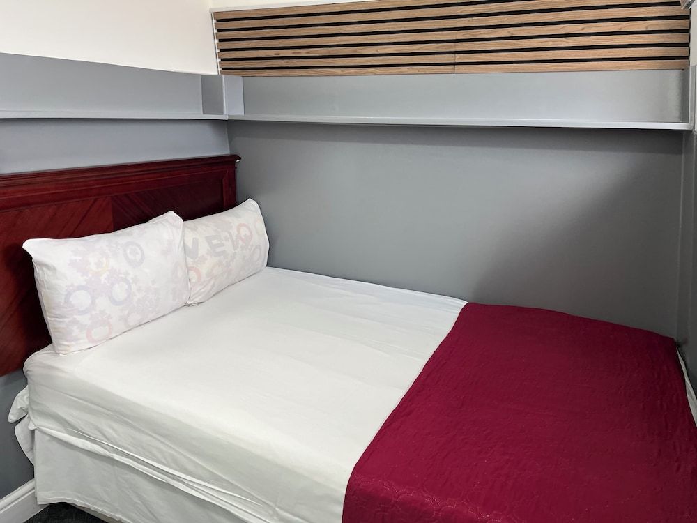 Plaza London Hotel Double Room, Ensuite 21