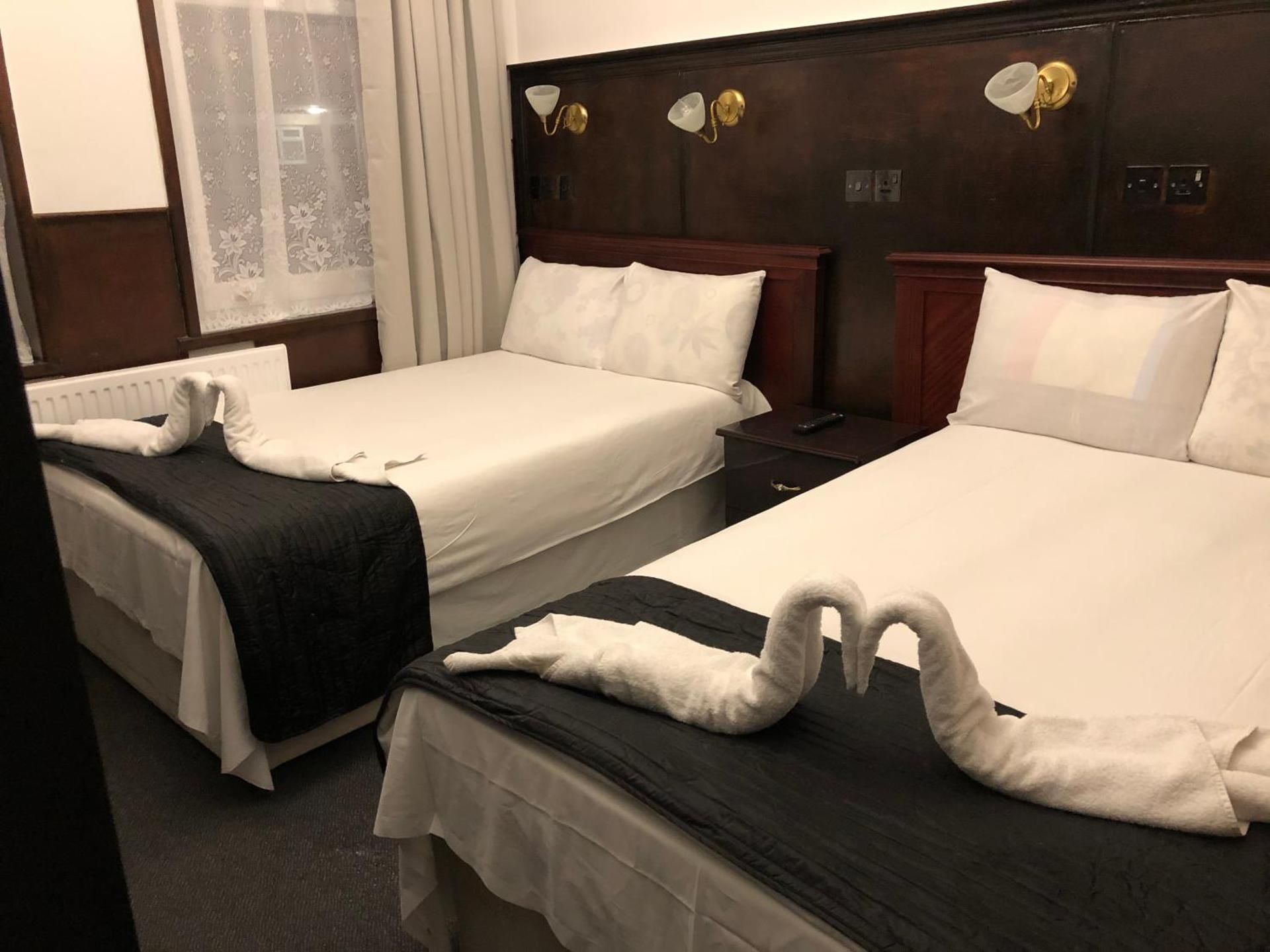 undefined Plaza London Hotel 4