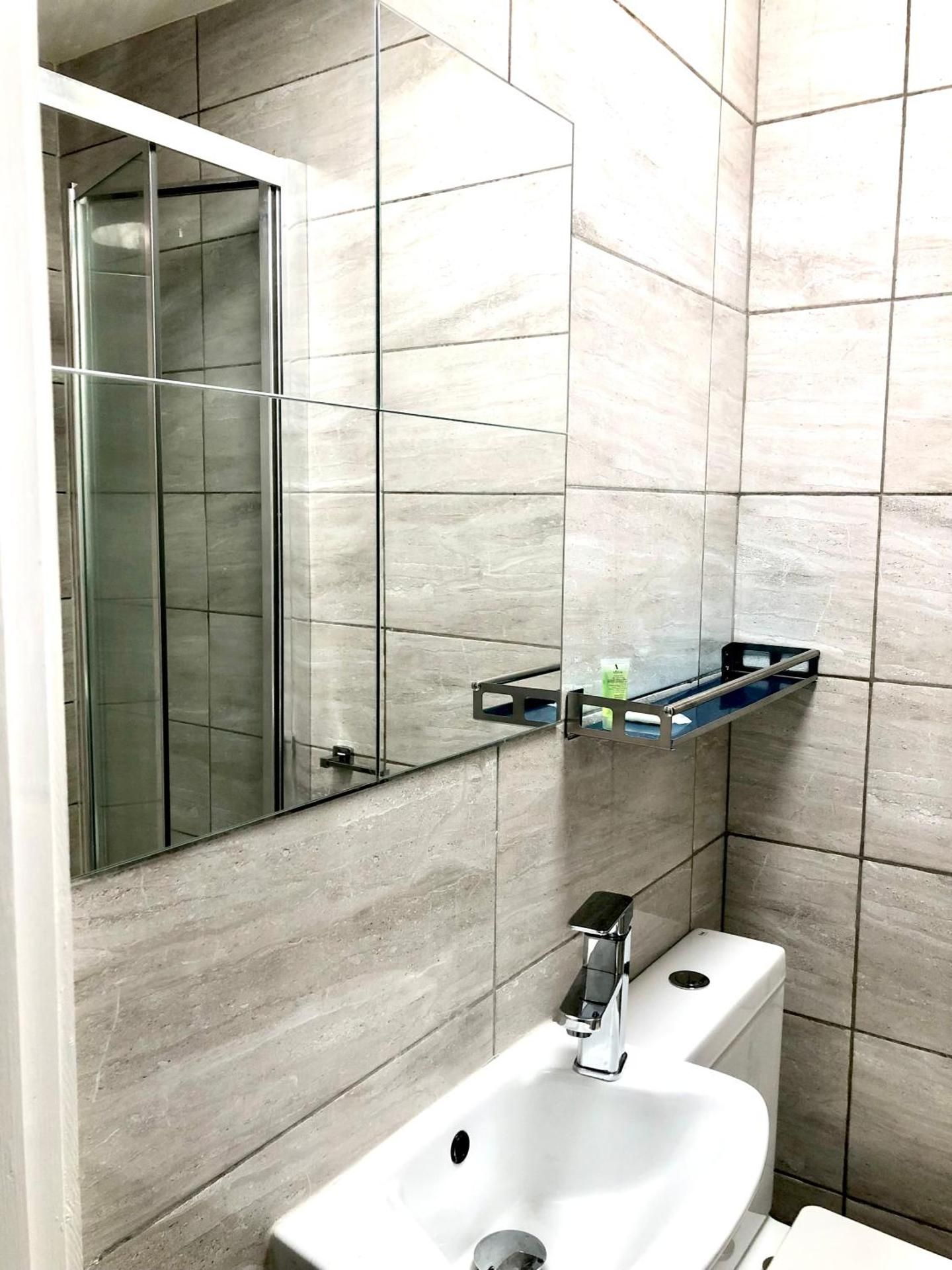 undefined Plaza London Hotel 8